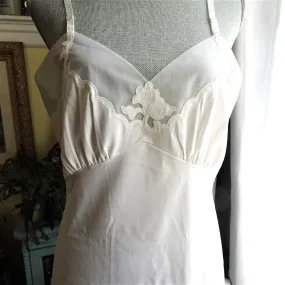 BEAUTIFUL 1950s Vintage Slip by Saab Lingerie, Floral Applique Décolleté , Bust 36, Perfect Bridal Slip, Collectible Vintage Slips