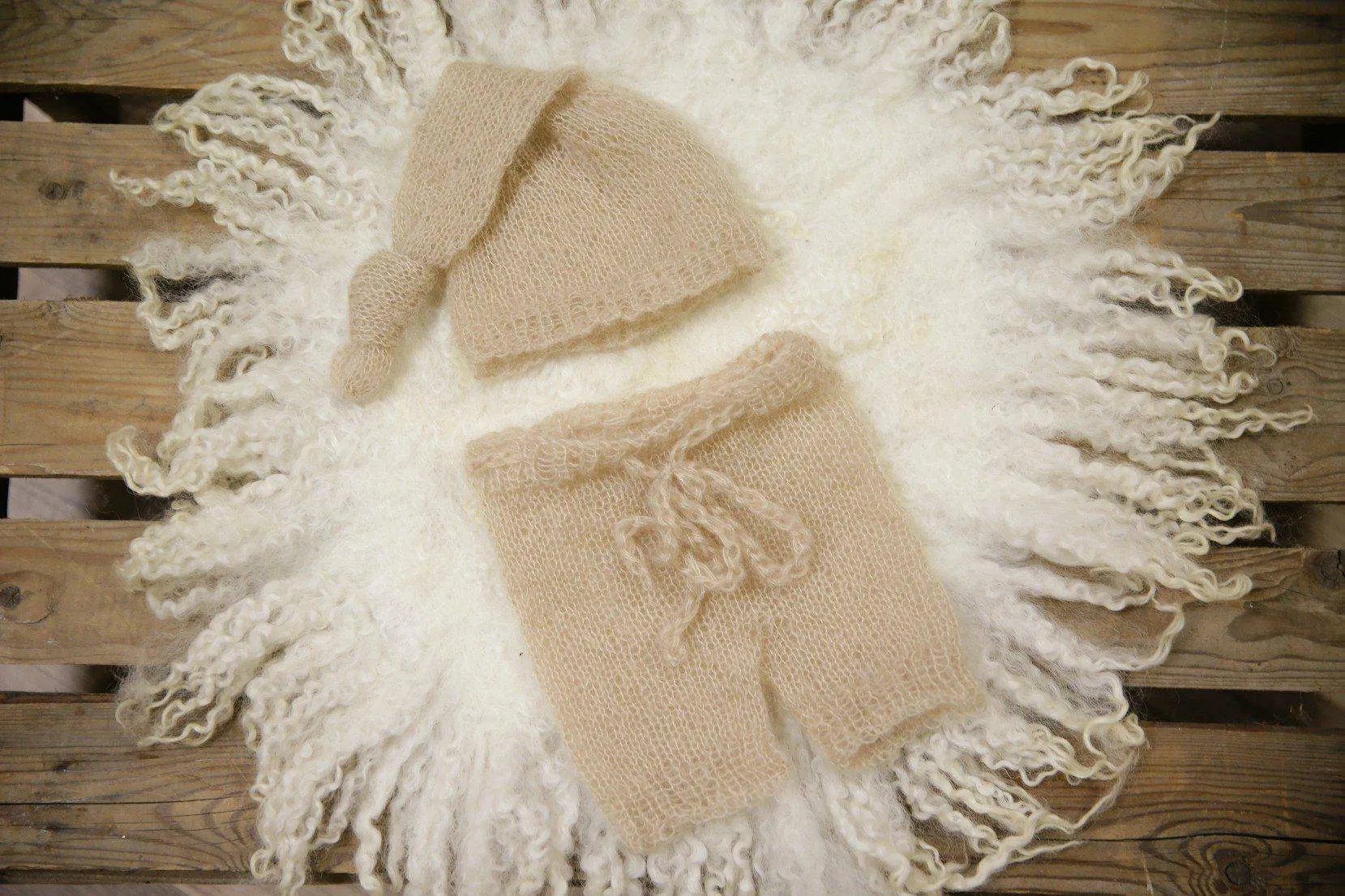 Beige Mohair Knot Hat and Shorts Set