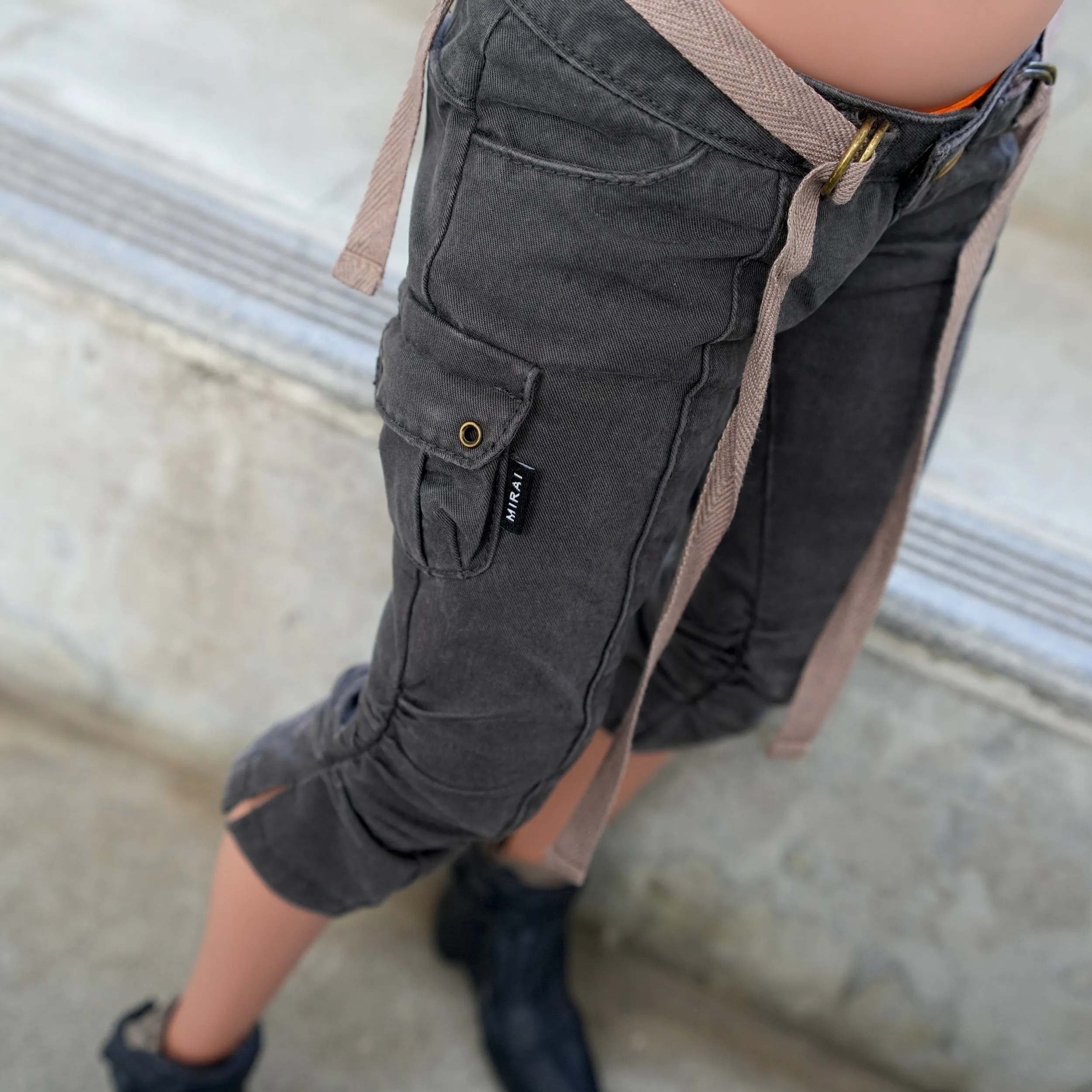 Cargo Capri Pants [Pear Body]