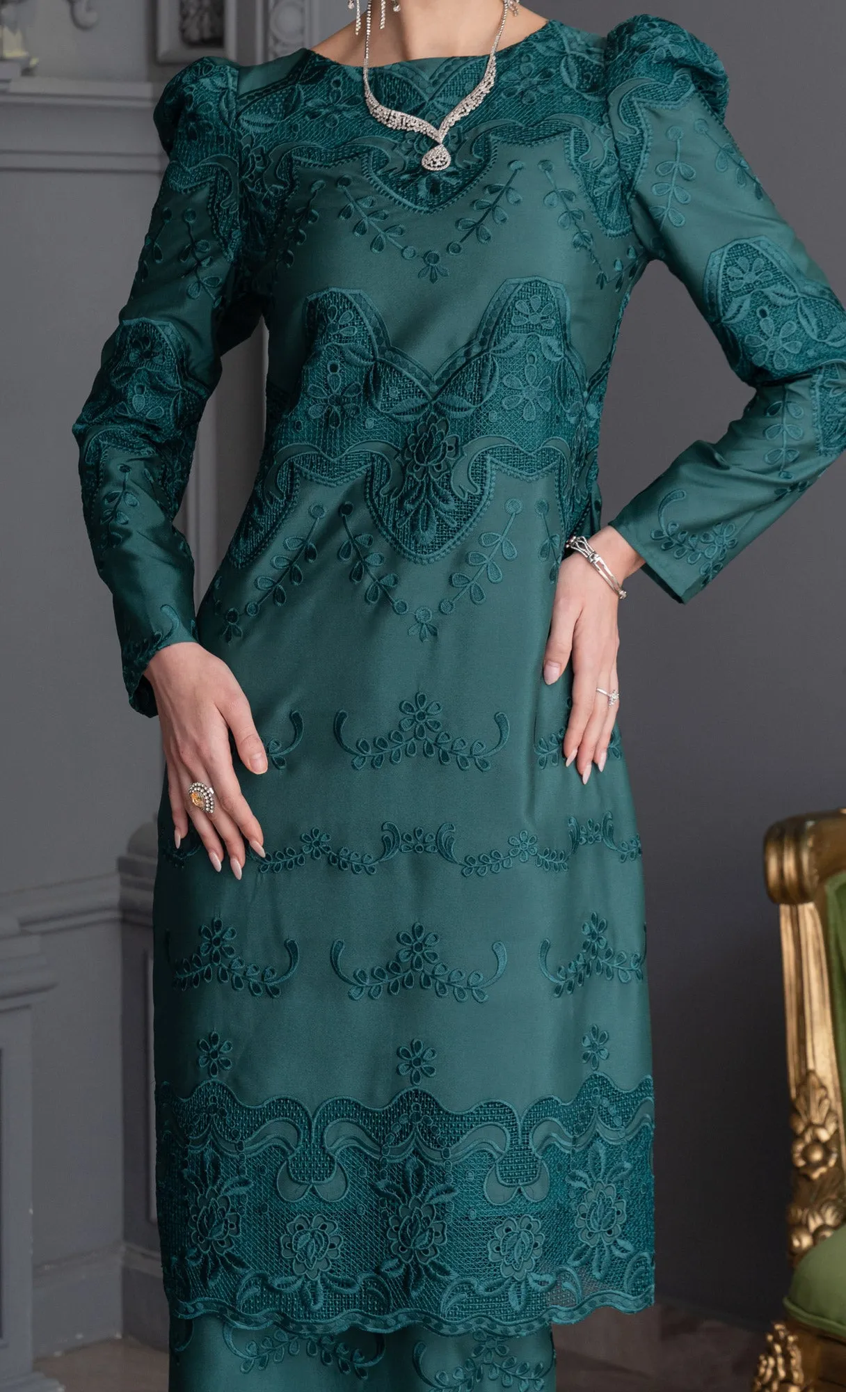 Debonair Kurung in Alpine Green