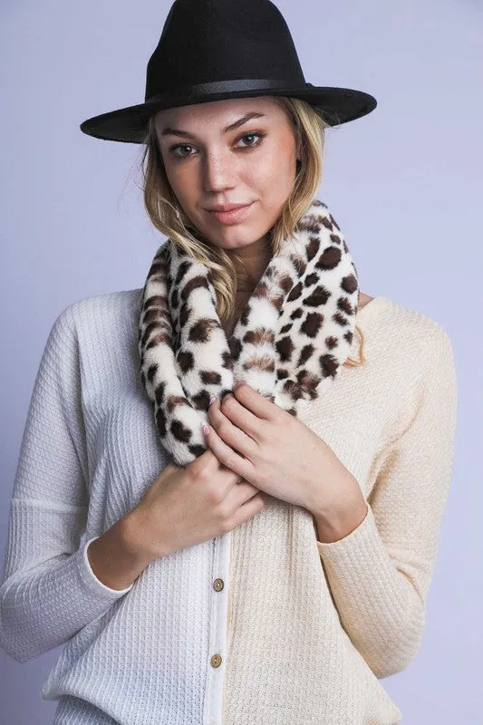 FAUX FUR LEOPARD SHORT SCARF