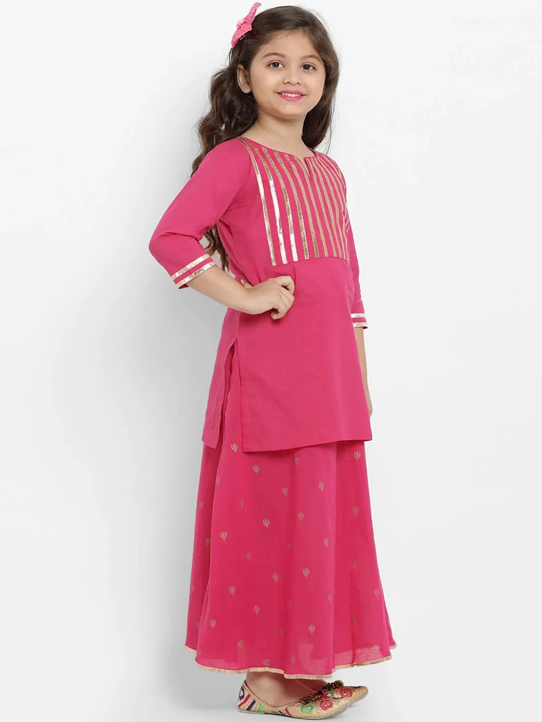 Girls Pink Solid Kurta With Skirt