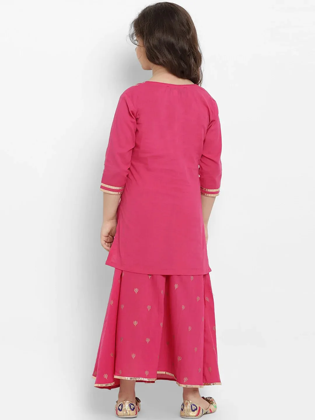 Girls Pink Solid Kurta With Skirt