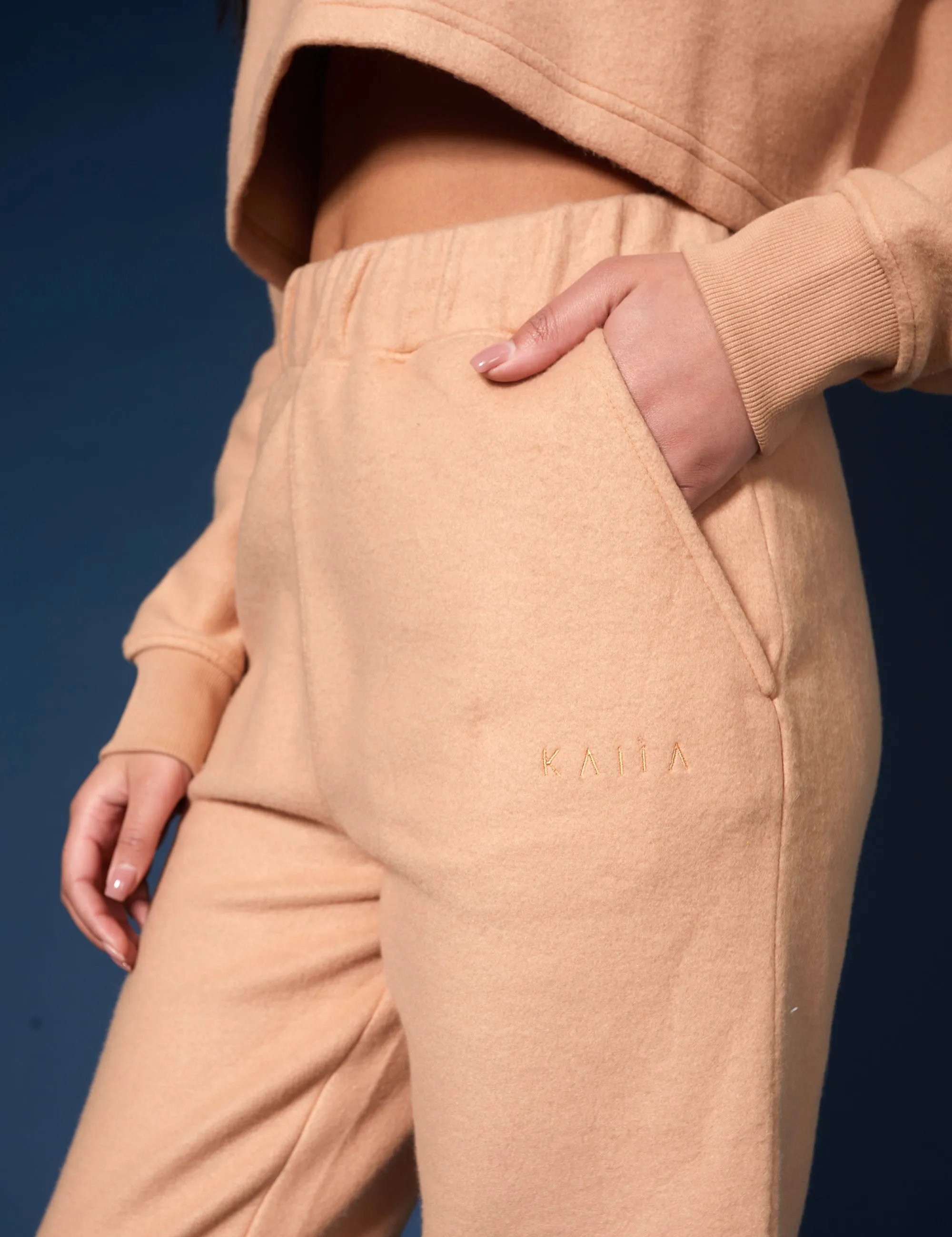 Kaiia Fluffy 90S Joggers Camel