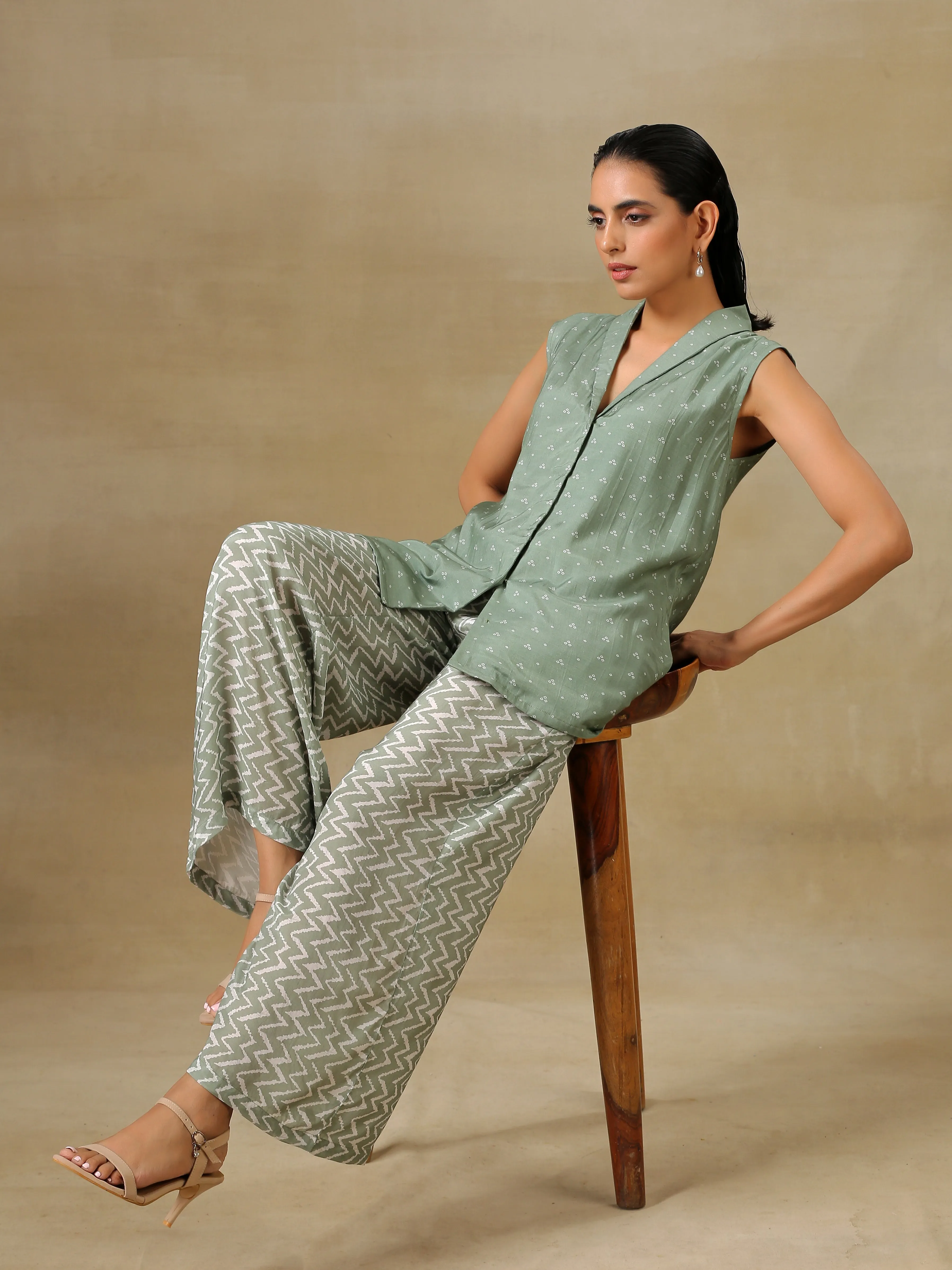 Light Green Bandhani Printed Silk Sleevesless Jacket Pant Set