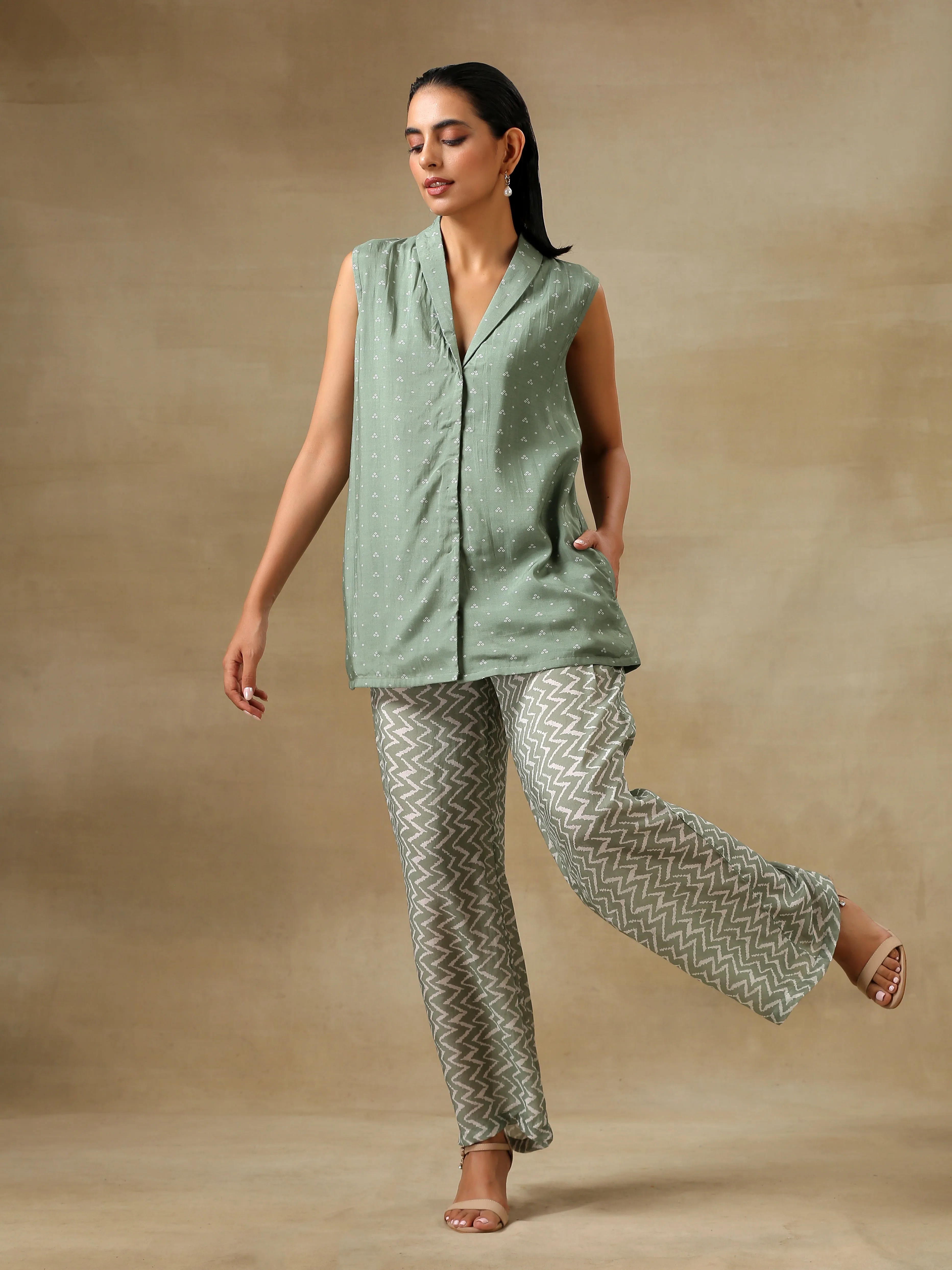 Light Green Bandhani Printed Silk Sleevesless Jacket Pant Set