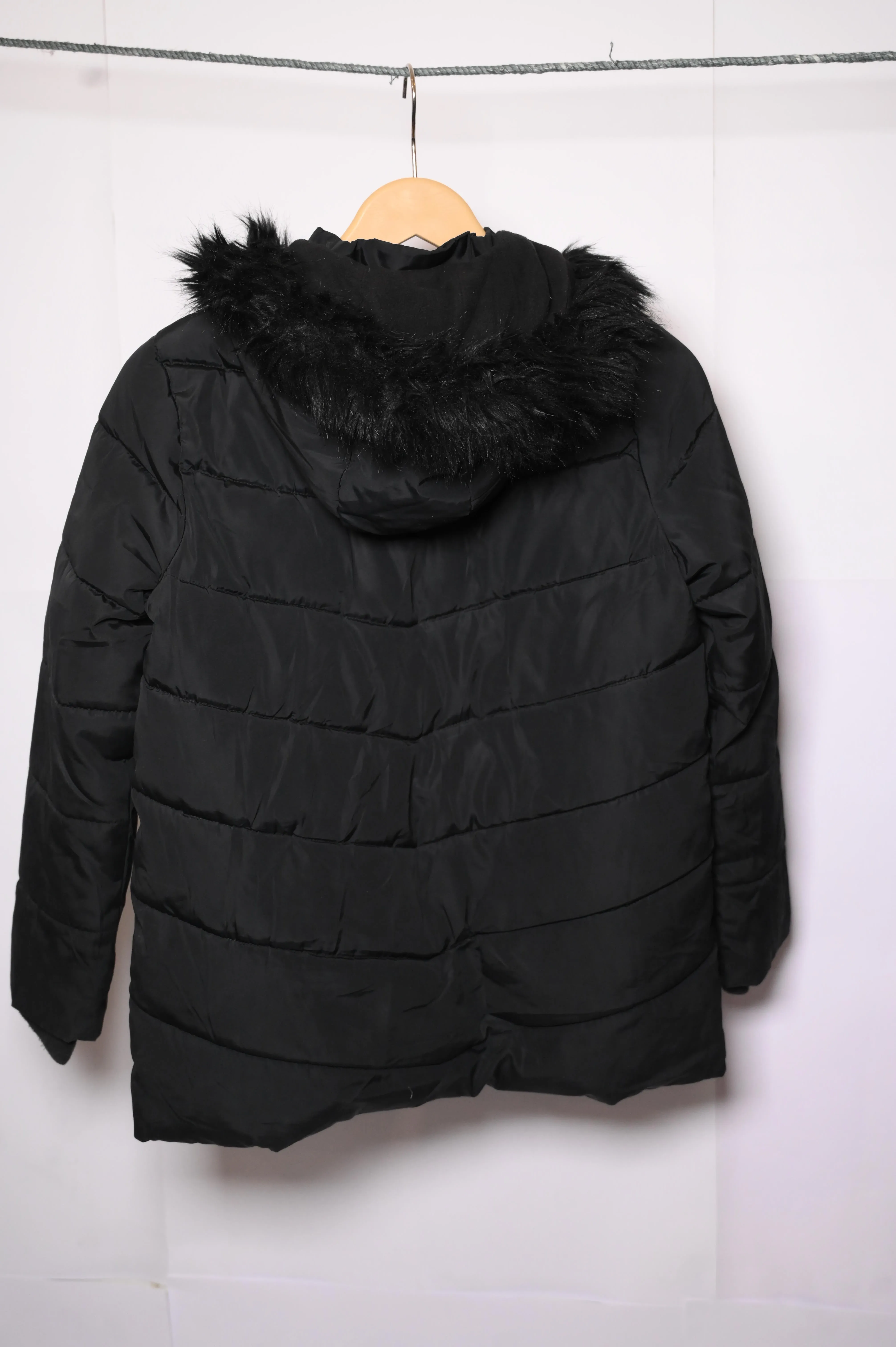 Outerwear's Black Women’s Puffer Jacket - Small