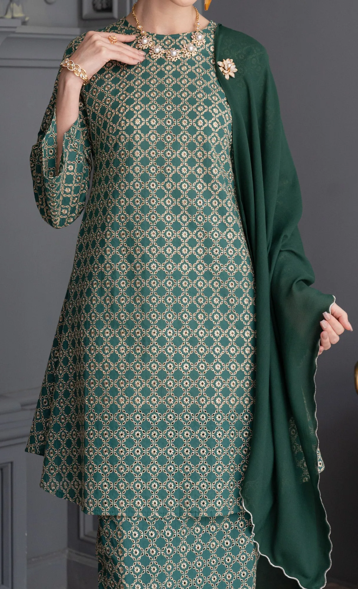 Revive Kurung in Antique Green