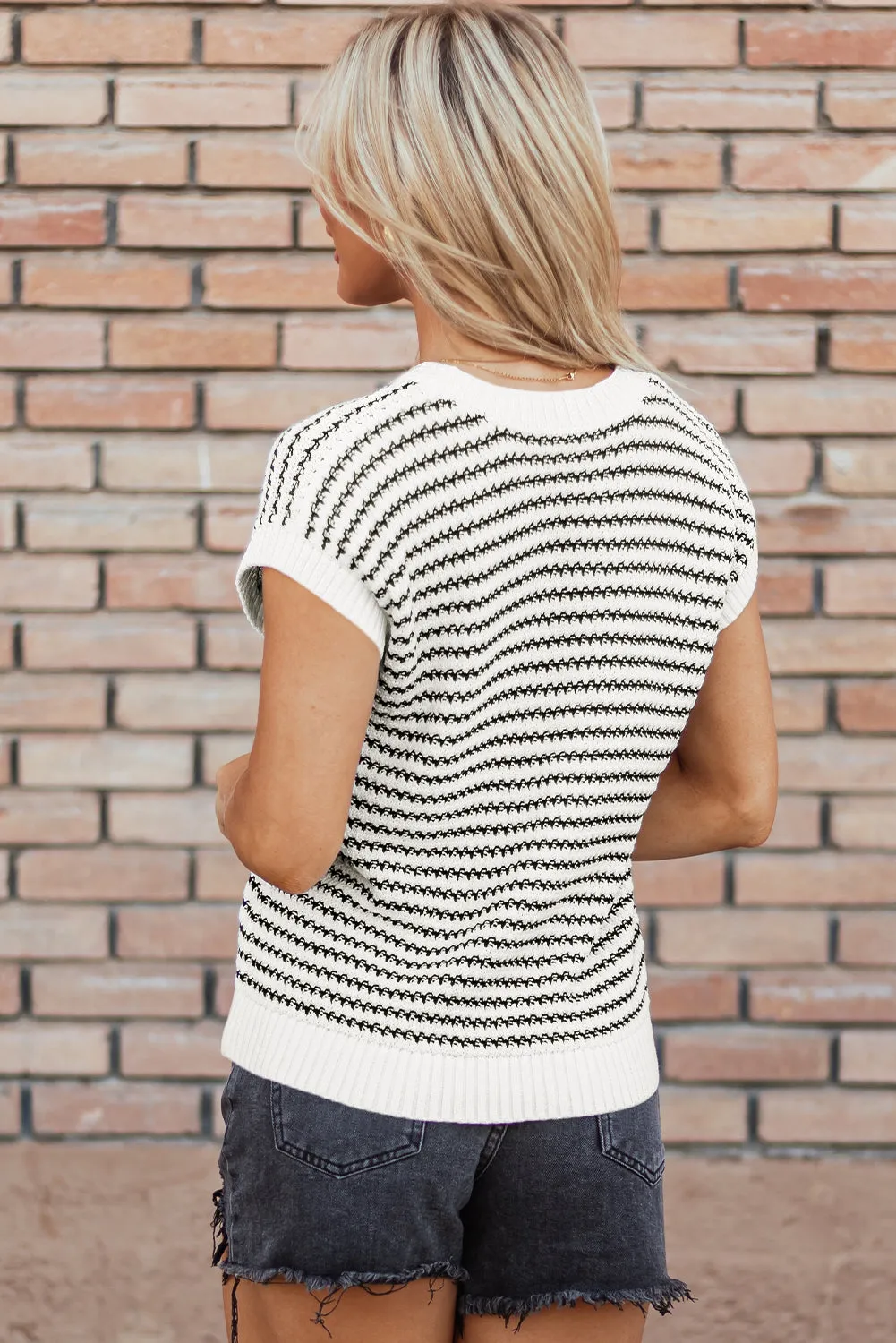 Ribbed Trim Loose Fit Knitted Sweater Vest