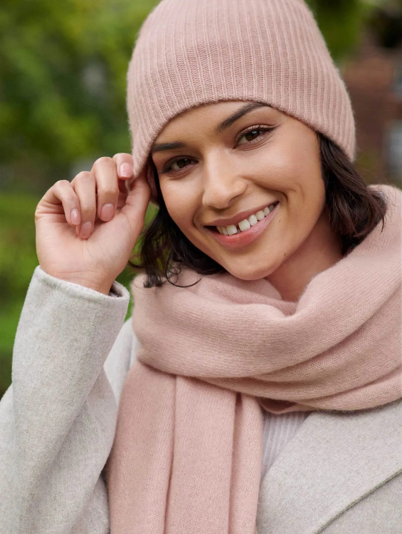 White   Warren - Cashmere Travel Wrap in Blush Heather