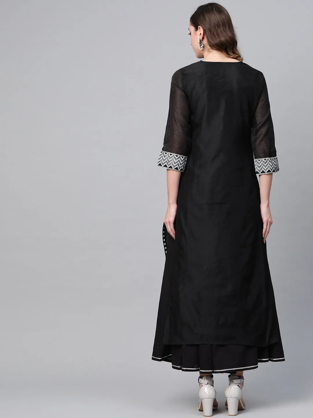 Women Black And White Screen Printed Kurta With Skirt