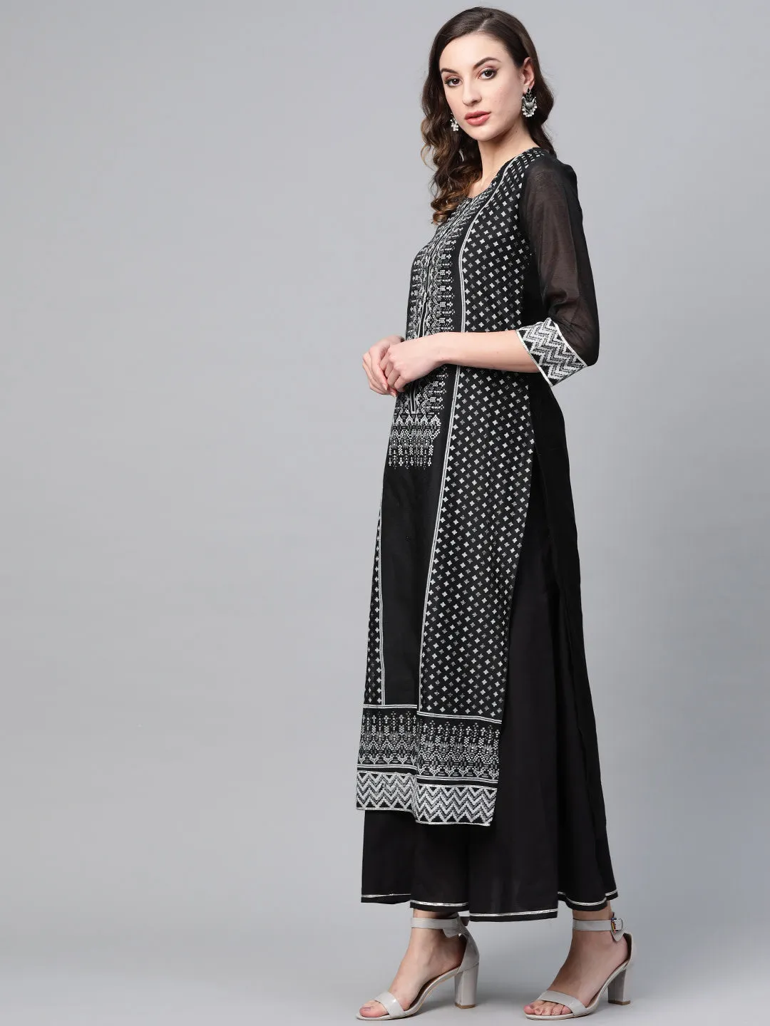 Women Black And White Screen Printed Kurta With Skirt