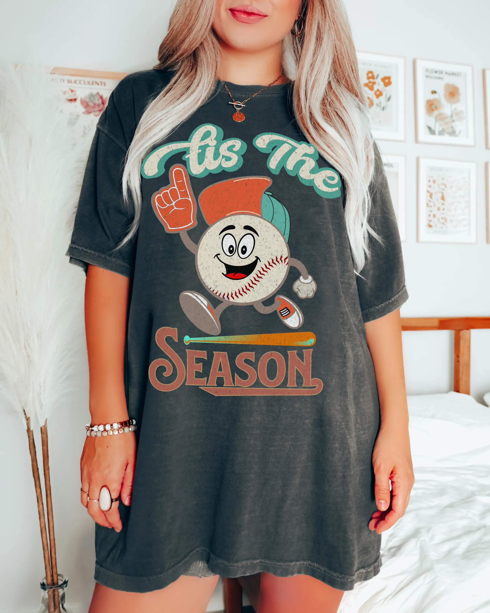 Women's Tis the Season Comfort Colors® Shirt, Trendy Baseball T-Shirt, Garment Dyed, Retro Inspired T-Shirt