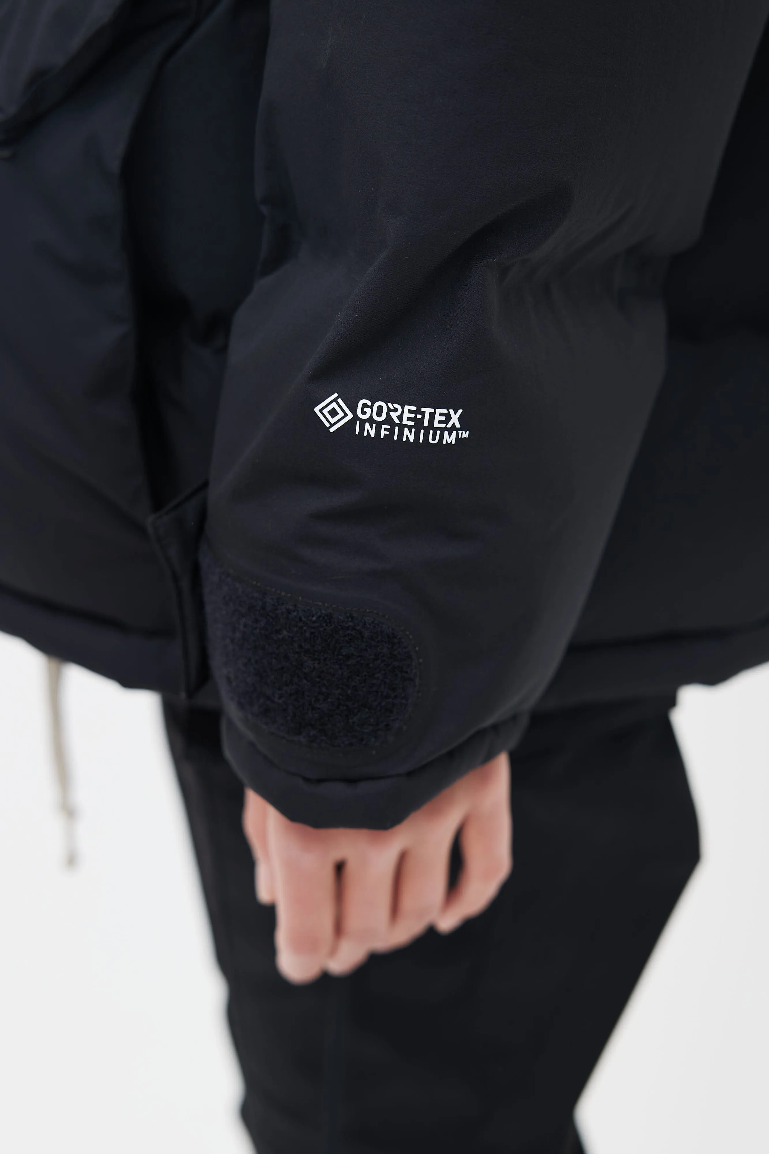 x HYKE FW 2019 Black Hooded Puffer Jacket